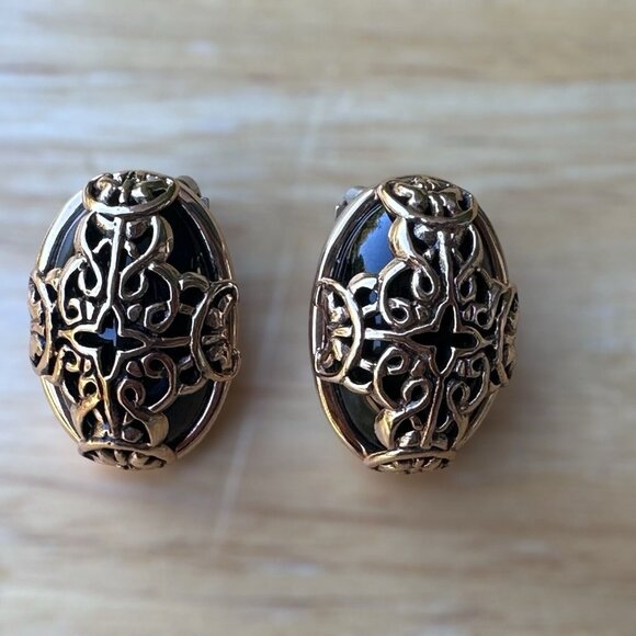 BARSE Clip-On Earrings Celtic Cross Glass Gold Silver Tone Oval Shape Rare 1" - Picture 2 of 8